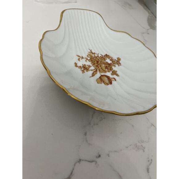 Limoges France Porcelain Seashell Candy Trinket Dish Gold Trim Leaf Floral Vtg - Picture 1 of 3
